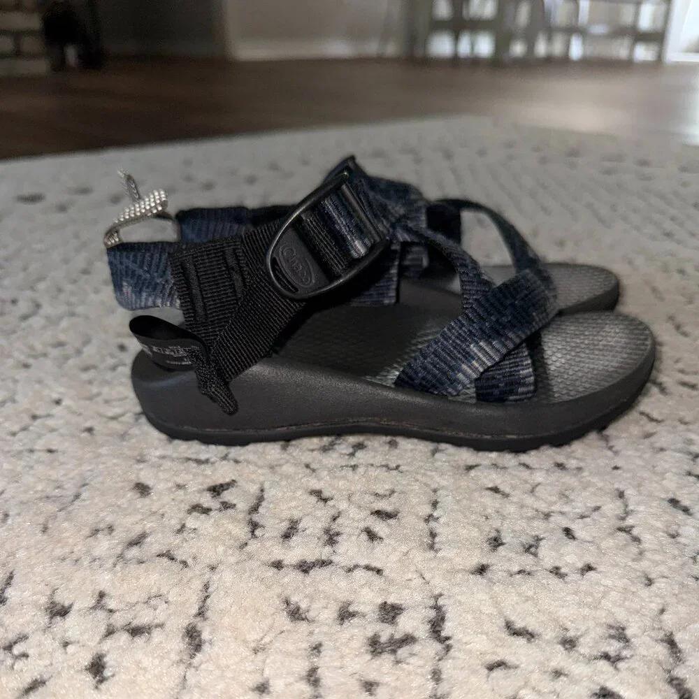Chaco Unisex-Child Z1 Ecotread Sandal Size 12 Barely worn EEUC!!  NAVY
